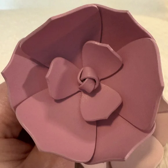 Kate Spade Flower Keyfob - Picture 5 of 12